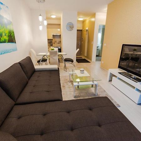 Corvin Promenade With Free Parking Apartment Budapest Ngoại thất bức ảnh