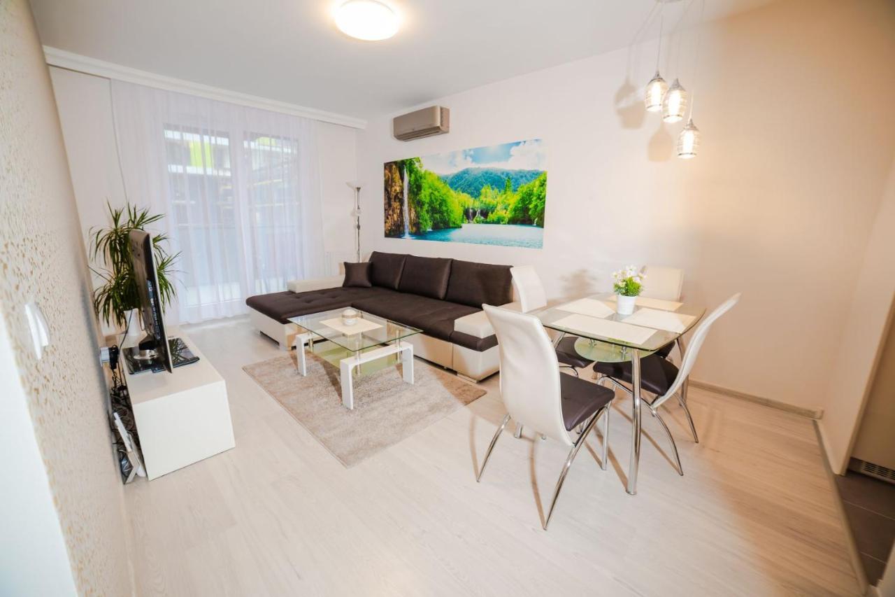 Corvin Promenade With Free Parking Apartment Budapest Ngoại thất bức ảnh