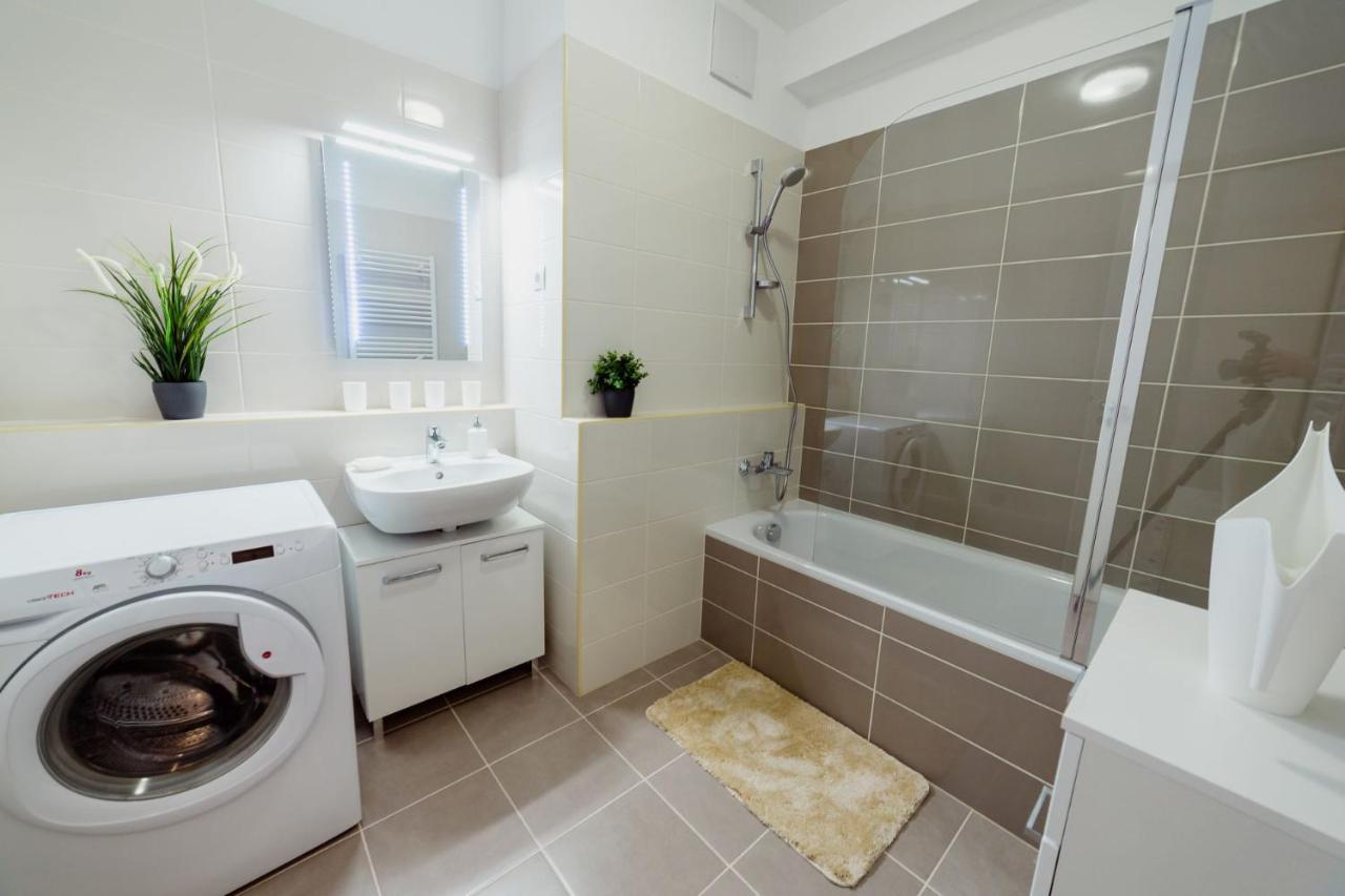 Corvin Promenade With Free Parking Apartment Budapest Ngoại thất bức ảnh